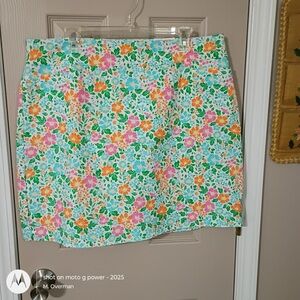 Kim Rogers NWT white/multi floral print tummy control skort. Size 18W.